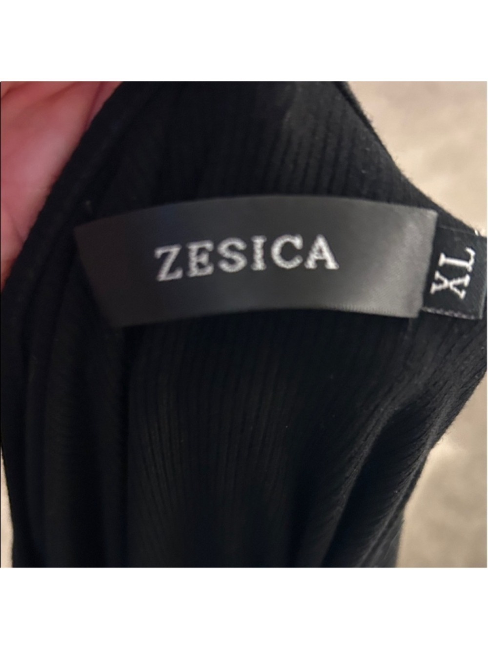 Elegant Black Midi Dress - Picture 2 of 5